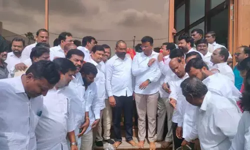మరోసారి ఎమ్మెల్సీని కలిసిన ఎమ్మెల్యే.. ఈ సారైన సంధి కుదిరేనా..?