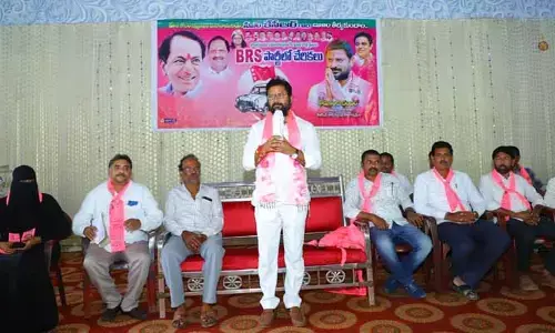 అన్ని వర్గాల సంక్షేమానికి కృషి చేస్తున్న సీఎం కేసీఆర్ : ఎమ్మెల్యే కోరుకంటి చందర్