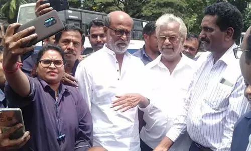 Rajinikanth: ఎంత ఎదిగిన మూలాలు మరిచిపోని రజనీకాంత్.. పిక్స్ వైరల్