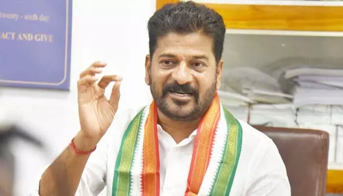 కేసీఆర్ తప్పుడు నిర్ణయాలకు కారణమిదే.. రేవంత్ రెడ్డి కీలక వ్యాఖ్యలు కేసీఆర్ తప్పుడు నిర్ణయాలకు కారణమిదే.. రేవంత్ రెడ్డి కీలక వ్యాఖ్యలు