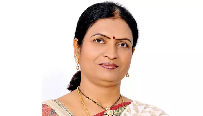 తెలంగాణ అసెంబ్లీకి డీకే అరుణ.. ఎందుకంటే? తెలంగాణ అసెంబ్లీకి డీకే అరుణ.. ఎందుకంటే?