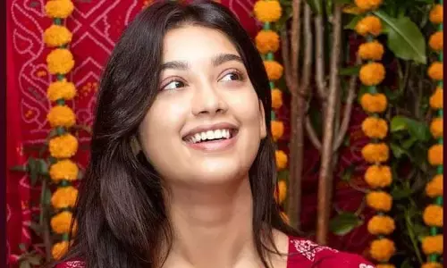 Digangana Suryavanshi Stunning People With Her Trendy Looks