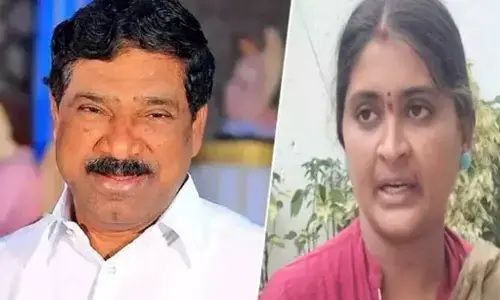 స్టేషన్ ఘన్‌పూర్‌లో మరో ట్విస్ట్..  జానకీపురం సర్పంచ్ నవ్య సంచలన నిర్ణయం