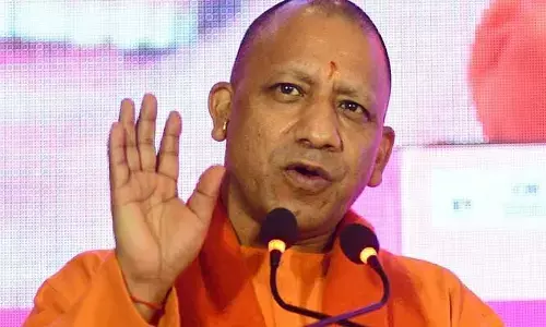 తెలంగాణ ప్రజలకు యూపీ CM యోగి బంపరాఫర్