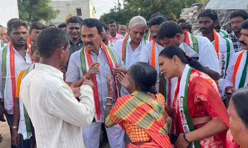 గడప గడపకు కాంగ్రెస్ పార్టీ కార్యక్రమంలో... మాజీ మంత్రి జూపల్లి కృష్ణారావు