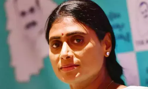 కాంగ్రెస్‌లో చేరిక వేళ షర్మిలకు BIG షాక్.. సొంత నేత సంచలన వ్యాఖ్యలు