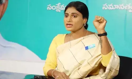 దొంగే దొంగా దొంగా అన్నట్లుగా కేటీఆర్ తీరు: YS Sharmila