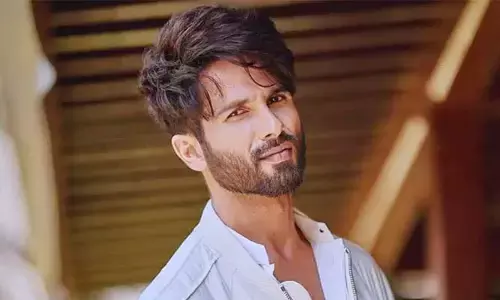 పిచ్చోళ్లలాగ అరుస్తున్నారేంటి..? మీడియాపై ఫైర్ అయిన హీరో