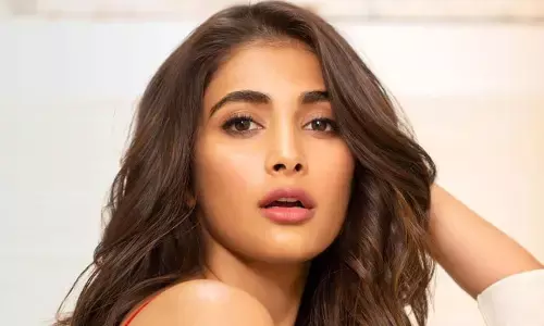 ప్లాపులతో నెట్టుకొస్తున్న బుట్టబొమ్మ.. డేంజర్ జోన్‏లో పూజా సీని కెరీర్?