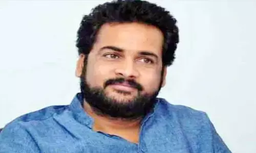 Live Update: రెండో కంటెస్టెంట్‌గా హీరో శివాజీ.. తల్లి సెంటిమెంట్ వర్క్ అవుట్ అయ్యేనా?
