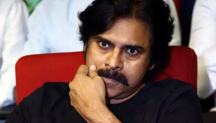 నిరుపేద కుటుంబానికి ఇల్లు కట్టించిన Pawan Kalyan ఫ్యాన్స్..