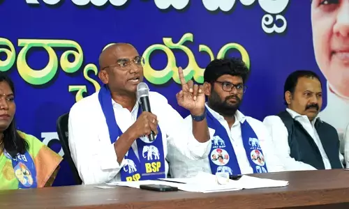 మంత్రి చీకటి దందాను అడ్డుకున్నందుకే అక్రమ కేసులు