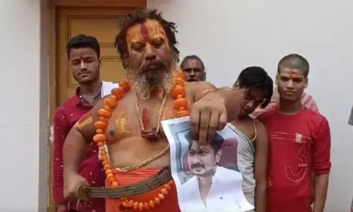 ఉదయనిధి స్టాలిన్ తల నరికితే పది కోట్లు: అయోధ్య సాధువు సంచలన ప్రకటన