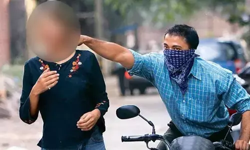 Hyd: యూట్యూబ్​ వీడియోలు చూసి...!