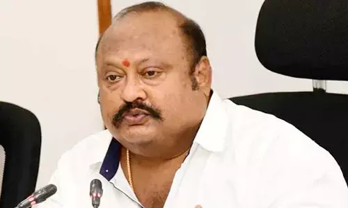 మంత్రి గంగుల కుటుంబ సభ్యులకు ఈడీ నోటీసులు
