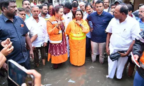 పెండింగ్ పనులను పూర్తి చేయండి: గద్వాల విజయలక్ష్మి