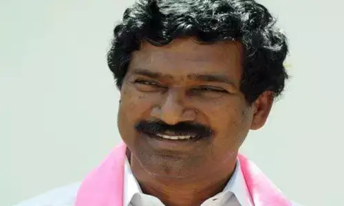 ఎమ్మెల్యే రాజయ్యకు బీఆర్ఎస్ బుజ్జగింపులు.. కాంగ్రెస్‌ నేతతో భేటీ వేళ అప్రమత్తం