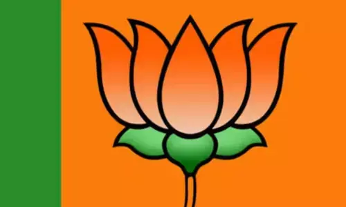 ఎవరైనా టికెట్ కోసం దరఖాస్తు చేసుకోవాల్సిందే.. టీ బీజేపీ ముఖ్యనేతలపై సీరియస్