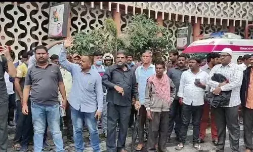 ఉస్మానియా ఆసుపత్రి వద్ద హోంగార్డుల ఆందోళన...