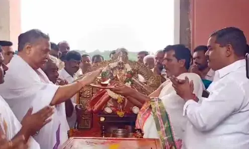 సవాల్ స్వీకరించిన ఎమ్మెల్యే భర్త.. తడి బట్టలతో ఆలయంలో ప్రమాణం