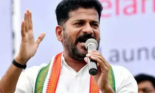 కాకతీయ యూనివర్శిటీని మూయించేందుకు ప్రభుత్వం కుట్ర: రేవంత్ రెడ్డి