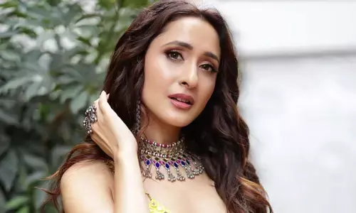 Pragya Jaiswal: యెల్లో డ్రెస్ లో స్టన్నింగ్ లుక్స్ తో కాక పుట్టించిన ప్రగ్య జైస్వాల్