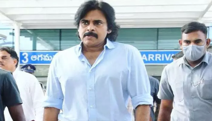 పవన్ కళ్యాణ్ ఒక ప్యాకేజీ స్టార్ .. నెట్టింట చర్చ పవన్ కళ్యాణ్ ఒక ప్యాకేజీ స్టార్ .. నెట్టింట చర్చ