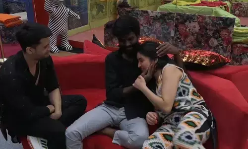 Bigg Boss 7 Telugu : రతిక చుట్టే పల్లవి ప్రశాంత్.. బిగ్ బాస్ హౌస్‍లో ఏం జరుగుతోంది?