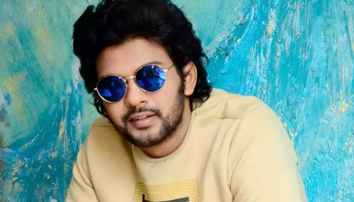 సీక్రెట్గా పెళ్లి చేసుకున్న నవీన్ పొలిశెట్టి.. క్లారిటీ! సీక్రెట్గా పెళ్లి చేసుకున్న నవీన్ పొలిశెట్టి.. క్లారిటీ!