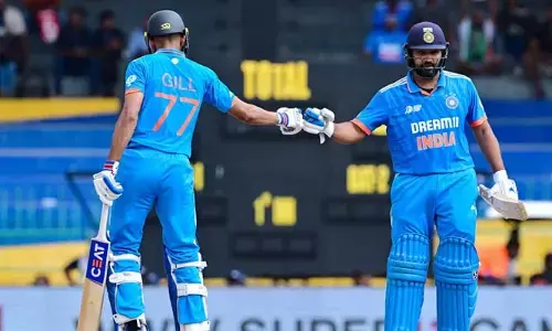 IND vs PAK: వరుసగా రెండు వికెట్లు కోల్పోయిన టీమిండియా..