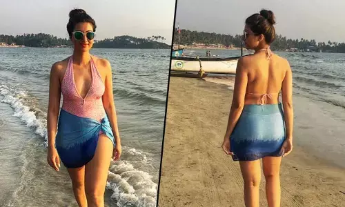 బీచ్‌లో ముందు వెనక చూపిస్తూ Hamsa Nandini హాట్ షో..