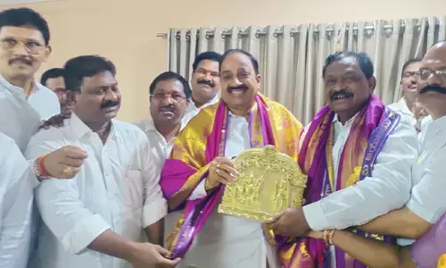 తుమ్మలను కలిసిన పోదెం..