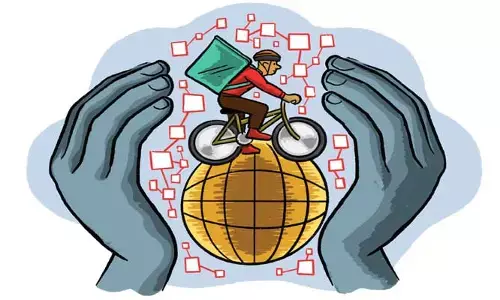 గిగ్ వర్కర్ల హక్కులు కాపాడాలి!