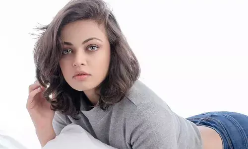 Sneha Ullal : దేశీ ఆపిల్స్.. నీలి కళ్ల బ్యూటీ బూబ్స్‌పై హాట్ కామెంట్స్