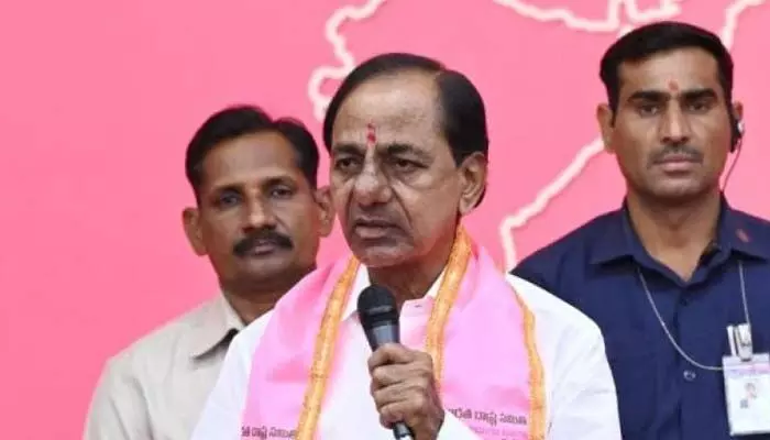సోలాపూర్లో సభకు సన్నద్ధం.. మహారాష్ట్రపై ప్రత్యేక ఫోకస్ పెట్టిన సీఎం కేసీఆర్ సోలాపూర్లో సభకు సన్నద్ధం.. మహారాష్ట్రపై ప్రత్యేక ఫోకస్ పెట్టిన సీఎం కేసీఆర్
