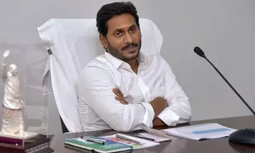 ముఖ్యనేతలు, ఉన్నతాధికారులతో సీఎం వైఎస్ జగన్ సమావేశం