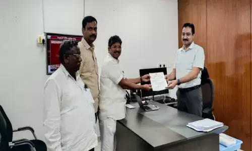 ఒత్తిడి తగ్గించండి: రాష్ట్ర ప్రధాన ఎన్నికల అధికారికి ఏపీ రెవెన్యూ సర్వీసెస్ అసోసియేషన్ రిక్వస్ట్
