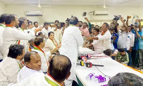 టీ.కాంగ్రెస్‌లో మళ్లీ కల్లోలం.. వర్గాలతో అతలాకుతలం చేస్తున్న సీనియర్లు