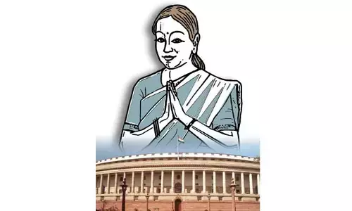 మహిళ చేతికే అధికారమొస్తే....