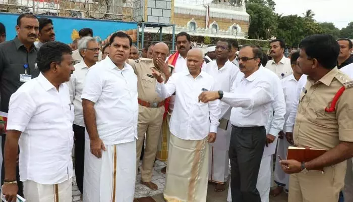 Tirupati: శ్రీవారి బ్రహ్మోత్సవాలపై ఈవో కీలక ప్రకటన Tirupati: శ్రీవారి బ్రహ్మోత్సవాలపై ఈవో కీలక ప్రకటన