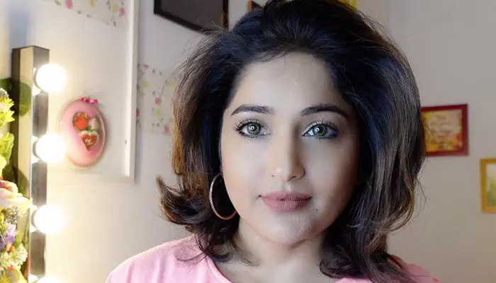 పెళ్లి పెటాకులు లేక కొవ్వెక్కి బలిసి కొట్టుకుంటున్నావ్.. హీరోయిన్ పోస్ట్ వైరల్ పెళ్లి పెటాకులు లేక కొవ్వెక్కి బలిసి కొట్టుకుంటున్నావ్.. హీరోయిన్ పోస్ట్ వైరల్
