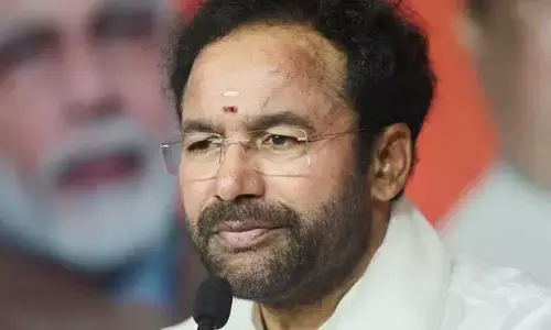 G Kishan Reddy  : కేంద్ర మంత్రి కిషన్ రెడ్డికి స్వల్ప గాయాలు