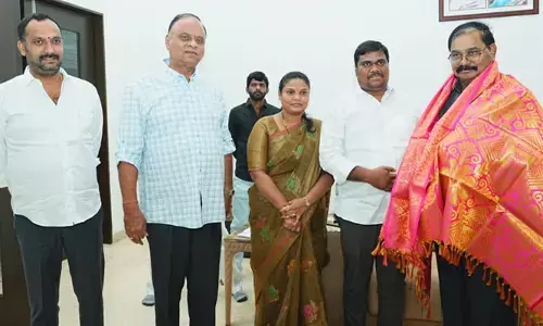వైసీపీలోనే కొనసాగుతాం :నెల్లూరు మేయర్ పొట్లూరి స్రవంతి
