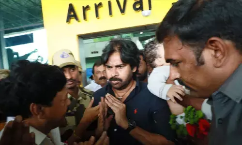 రాజమండ్రి చేరుకున్న Pawan Kalyan.. మరికాసేపట్లో చంద్రబాబుతో భేటీ