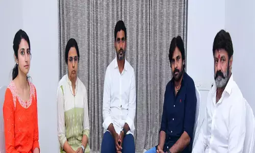 నారా భువనేశ్వరిని ఓదార్చిన పవన్ కల్యాణ్