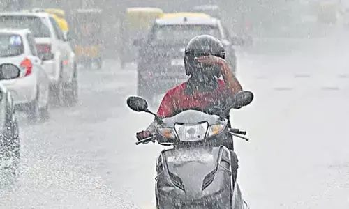 Huge Rain:హైదరాబాద్‌లో పలుచోట్ల భారీ వర్షం