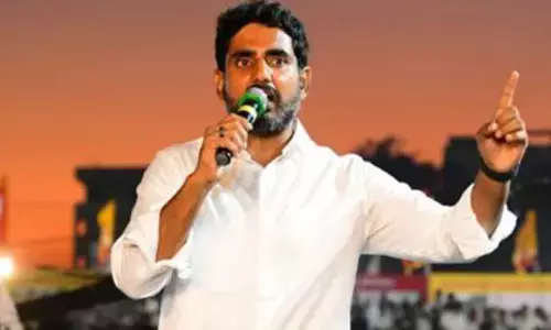 ఆప‌ద కాలం...ఆప‌న్న హ‌స్తం అందించండి: టీడీపీ కేడర్‌కు నారా లోకేశ్ సూచన