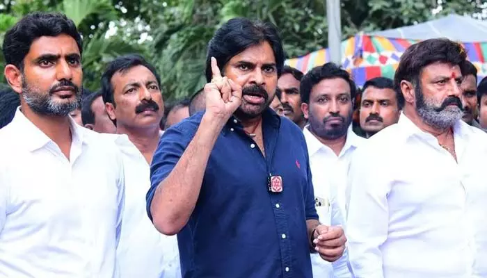 Mangalagiri: పవన్ యాక్షన్ స్టార్ట్.. పార్టీ నేతలు, కార్యకర్తలతో రేపు విస్తృత స్థాయి సమావేశం Mangalagiri: పవన్ యాక్షన్ స్టార్ట్.. పార్టీ నేతలు, కార్యకర్తలతో రేపు విస్తృత స్థాయి సమావేశం