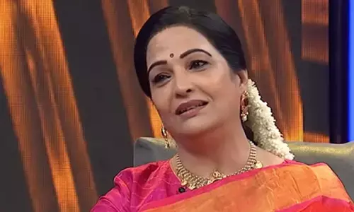 రూంలో గడియపెట్టి.. రేప్ చేశాడంటూ..  అతని గుట్టుని బయట పెట్టిన నటి