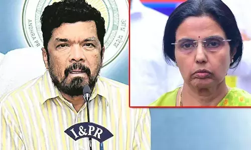 చంద్రబాబు అవినీతి‌పరుడు..  నారా భువనేశ్వరిపై నటుడు Posani Krishna Murali ఆగ్రహం